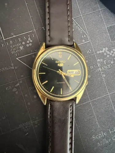 Seiko lindo dourado e preto