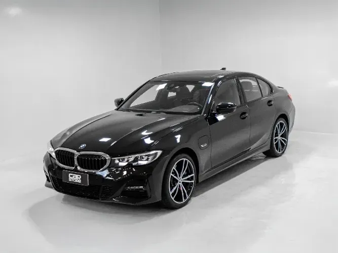 BMW 330E M Sport 2.0 Turbo Híbrido AU 2022