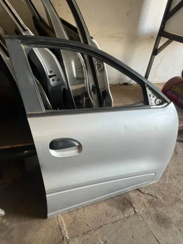 PORTA DIANTEIRA DIREITA RENAULT KWID
