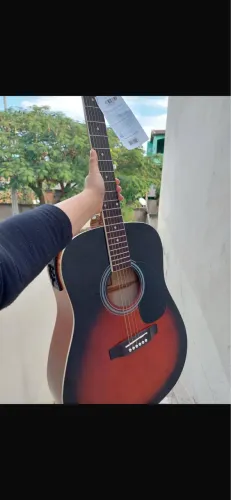 Vendo violão profissional em perfeito estado