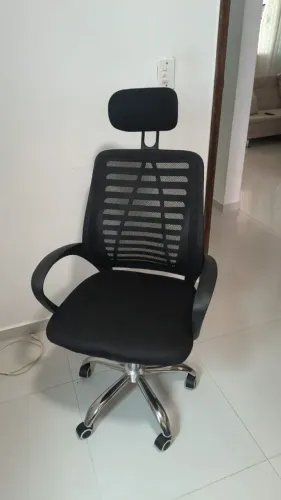 Cadeira executiva seme nova apenas 350,00