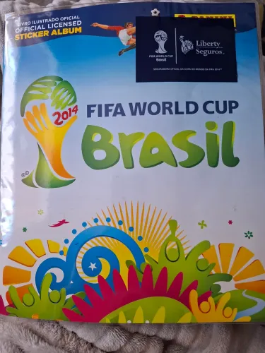 Álbum Copa do Mundo 2014 Completo ( Colado )