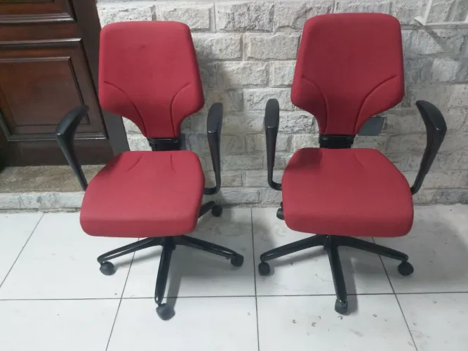 Cadeira de Escritório Giratória GIROFLEX