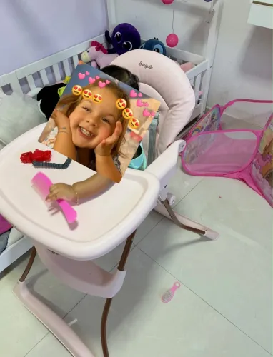 Vendo cadeirinha de alimentação, poucas vezes de uso. Nova nova!