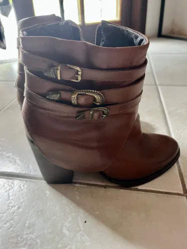 Bota de couro feminina shoestock número 36