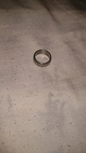 Anel giratório modelo spinner ring, tamanho aro 17 com oração Pai Nosso Gravada