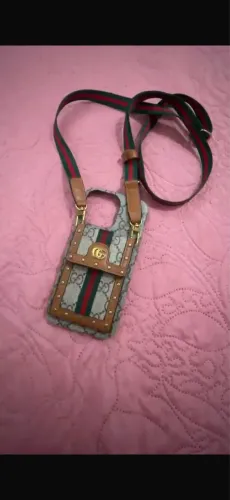 Capinha iPhone 15 pro max Gucci linda ? com espelhinho