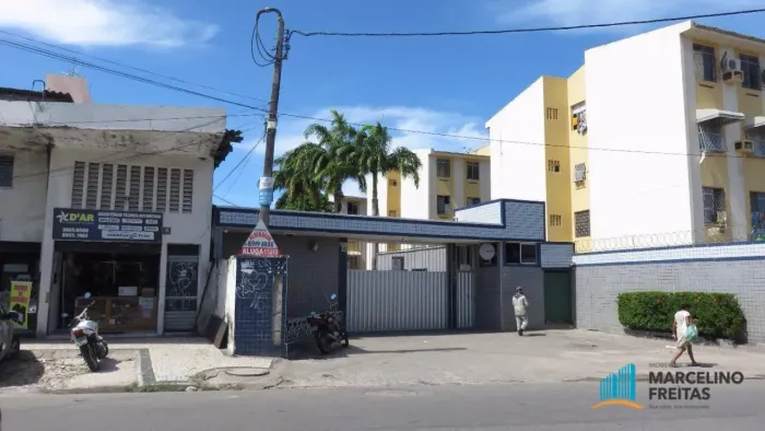 Apartamento com 3 dormitórios para alugar, 60 m² por R$ 1.472,08/mês - Carlito Pamplona -
