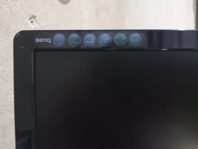 Monitor 19 com cabos 
