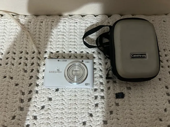 Câmera Samsung ST150F 16 Megapixels