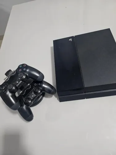 Playstation 4 + 10 jogos inclusos