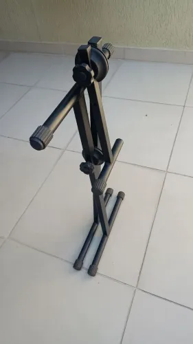 Suporte para amplificador/caixa amplificada 