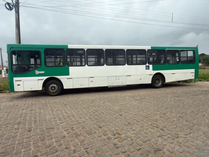 ÔNIBUS VW 17-230 CAIO APACHE VIP