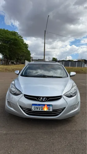 Hyundai Elantra GLS 2.0 16V Flex Aut. 2013