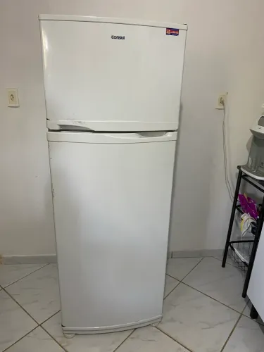 Geladeira Consul branca