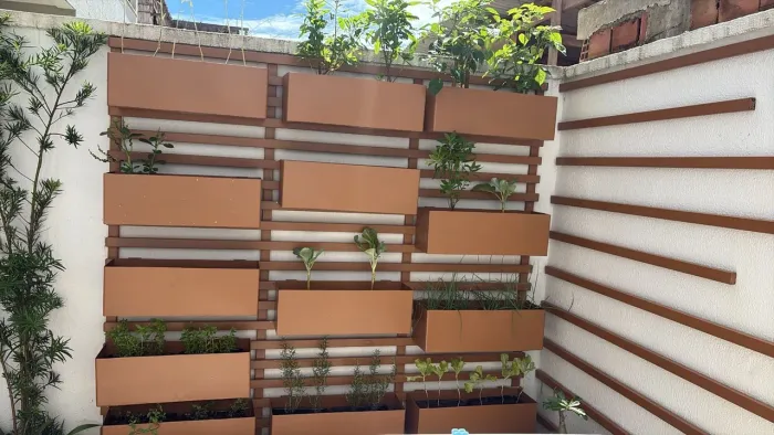 Estrutura para horta suspensa