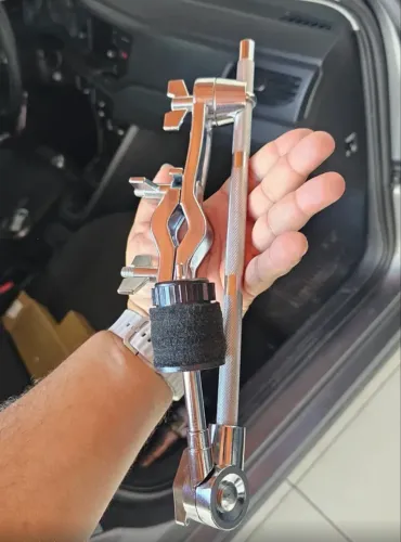 Extensor de prato com clamp articulado