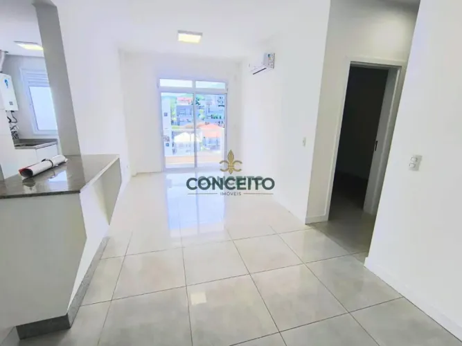 Excelente Apartamento de 02 dormitórios no bairro Pantanal disponível para Venda