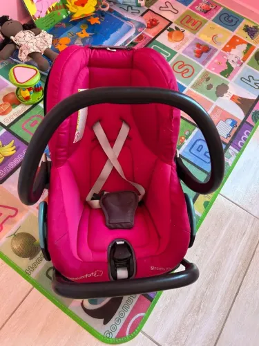Bebe Confort Streety Com a Base.