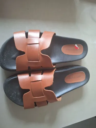Chinelo de couro da botero!