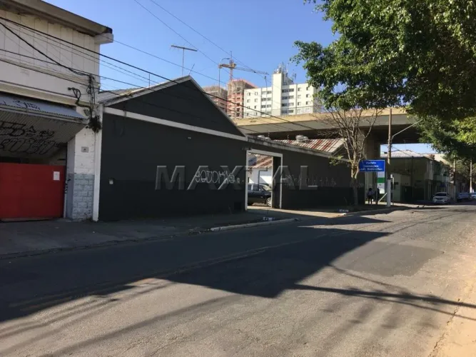 Terreno com Galpão vende ou estuda incorporação no bairro do Belenzinho com 1.132 M²