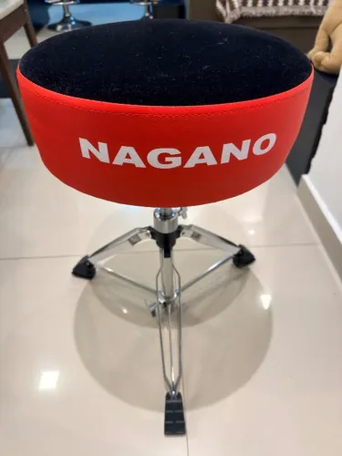 Banco De Bateria Nagano Bco300 Pés Duplos Preto E Vermelho