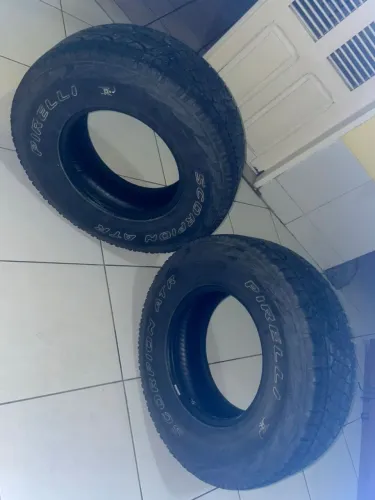 2 pneus Pirelli