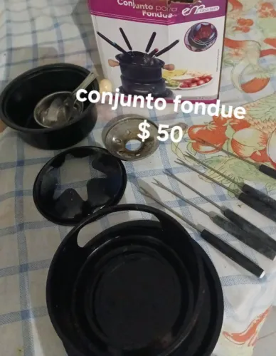 Conjunto Fondue em boas condições completo com 4 garfos