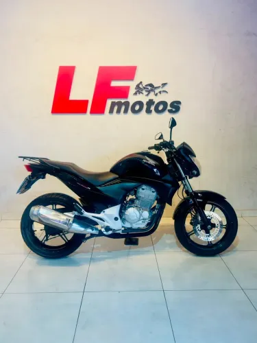 HONDA CB 300R PRETO 2010