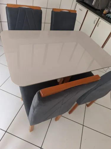 Mesa de jantar de vidro