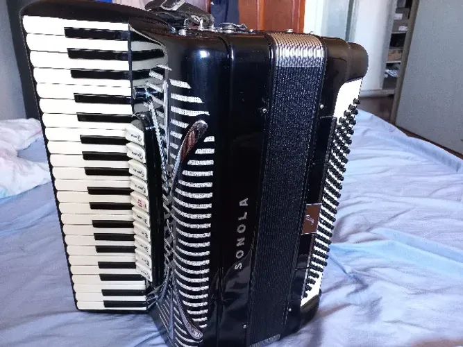 Sanfona / Acordeon Sonola AA10 - ver detalhes abaixo