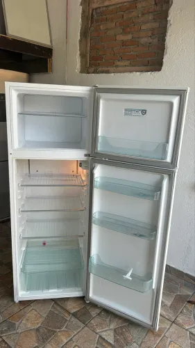 Geladeira Electrolux - gelo seco
