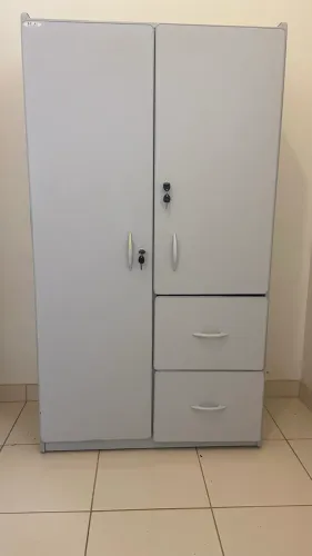 Armário para escritório 2 portas e 2 gavetas para pasta suspensa