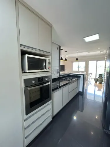 Apartamento mobiliado para alugar por R$ 5.500,00 na Frezzarim em Americana/SP.