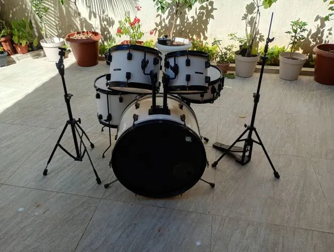 Bateria RMV completa sem pratos.