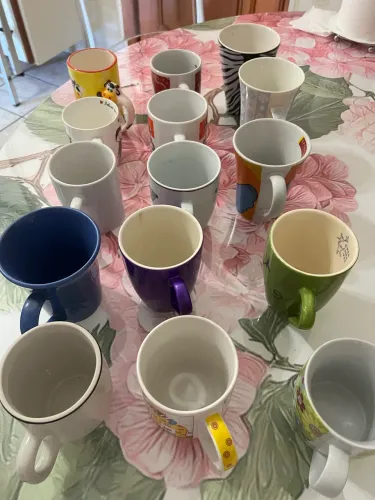 Coleção de 15 canecas variadas