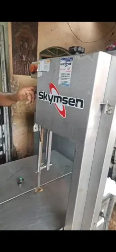 MÁQUINA DE SERRA OSSO SKYMSEN