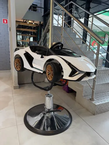 Carrinho de cortar cabelo