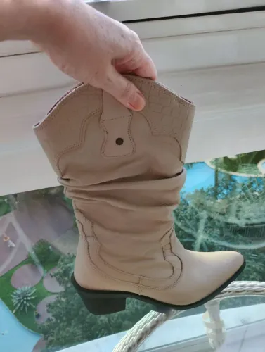 Bota de couro legítimo nova 