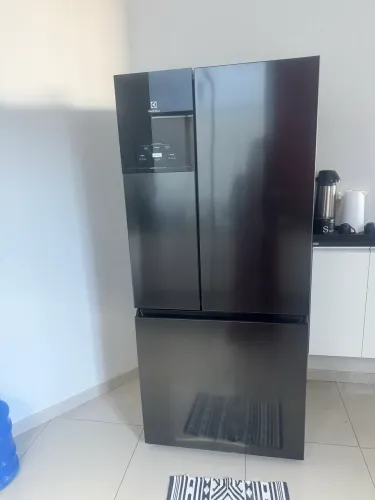 Geladeira Electrolux Frost Free Inverter 590L 3 Portas Cor Black Inox127V