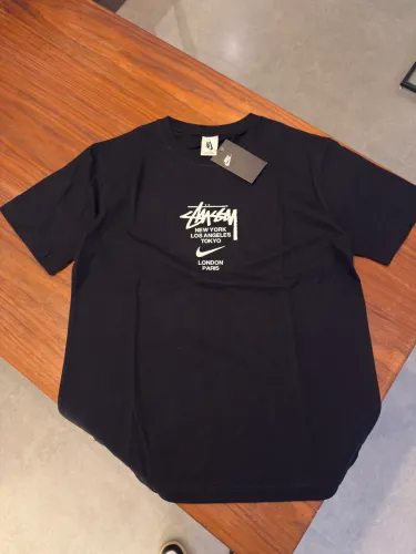Camiseta stussy x Nike NOVA