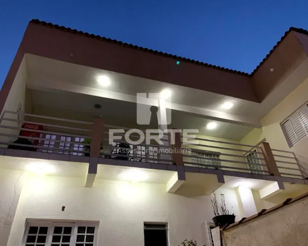Vendo Linda casa no Centro de Mogi das Cruzes, com Piscina , espaço, conforto, suíte, clos