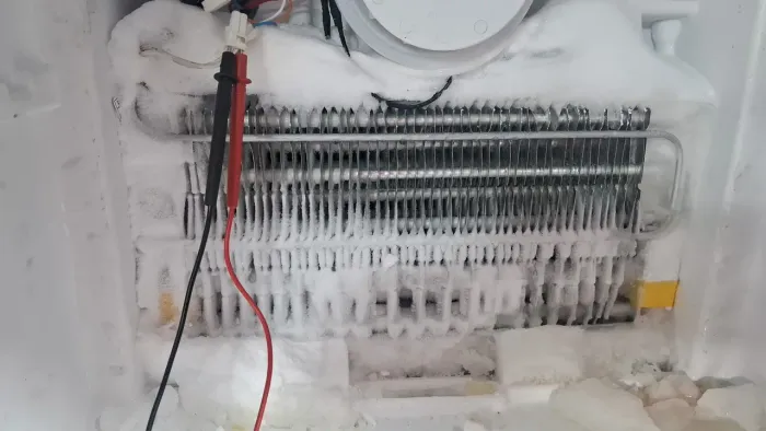 Conserto e reforma em refrigeração