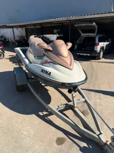Jet ski muito novo com apenas 25h de uso original toda documentação desde zero 