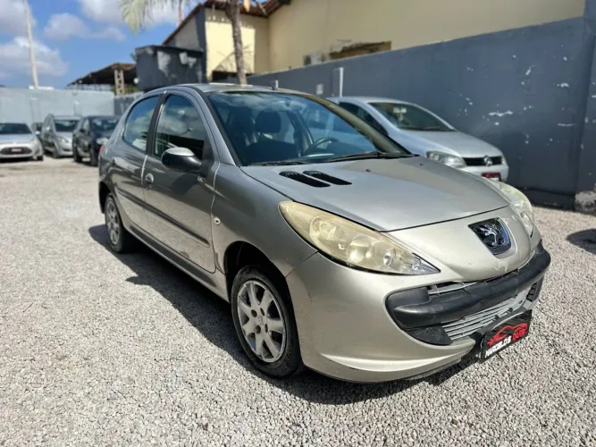 Peugeot 207 XR 1.4 Flex 8V 5P 2011