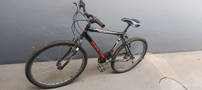Bicicleta aro 20 semi nova