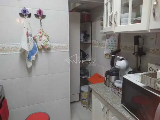 Apartamento : / Residencial / Glória