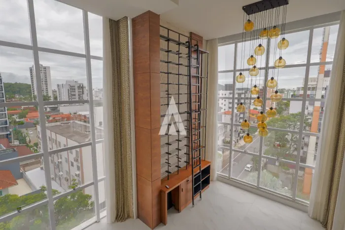 Cobertura duplex com 2 suítes e 2 quartos, à venda no bairro América em Joinville-SC de R$