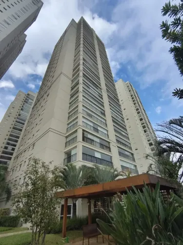 Imóvel para aluguel e venda tem 216 metros quadrados com 3 quartos