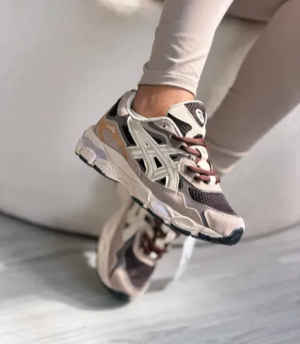 Tênis feminino Asics Gel NYC Confortável, Linha Premium